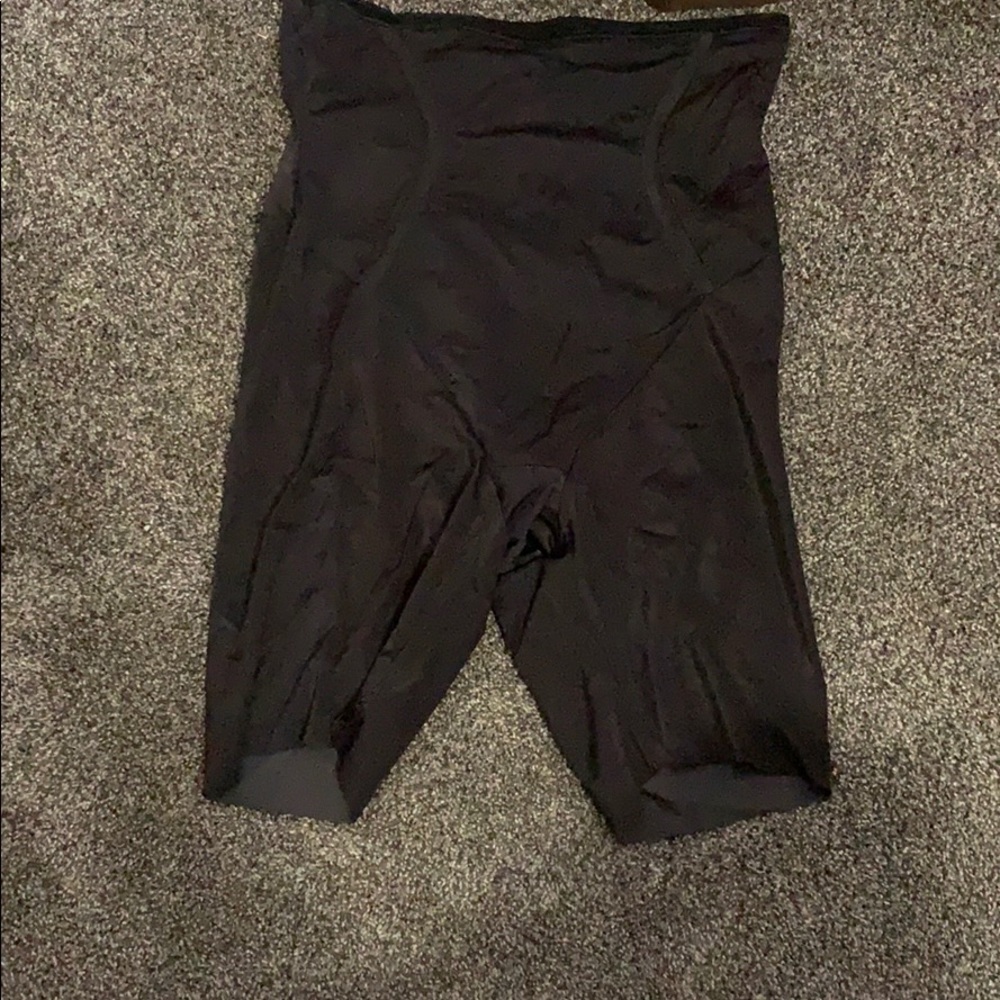 Maidenform shape wear